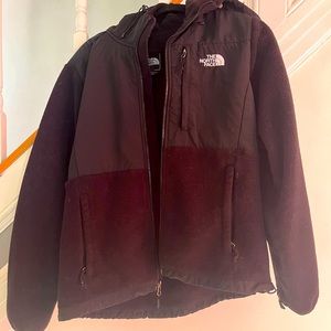 Black north face fleece with hood